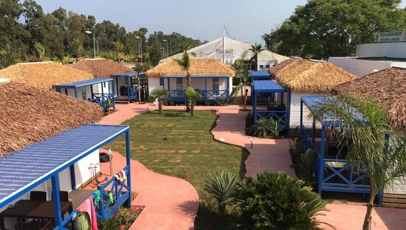 Sample C7 & C5 Synthetic Artificial Thatch Panel "Class A Fire Rated" - Palapa Umbrella Thatch Company Online Sample C7 & C5 Synthetic Artificial Thatch Panel "Class A Fire Rated" - Palapa Umbrella Thatch Company Online